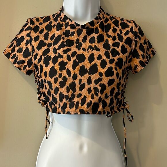 SHEIN Women's Cheetah Print Short Sleeveless Mock Turtleneck Side Tie Crop Top M - Picture 1 of 8